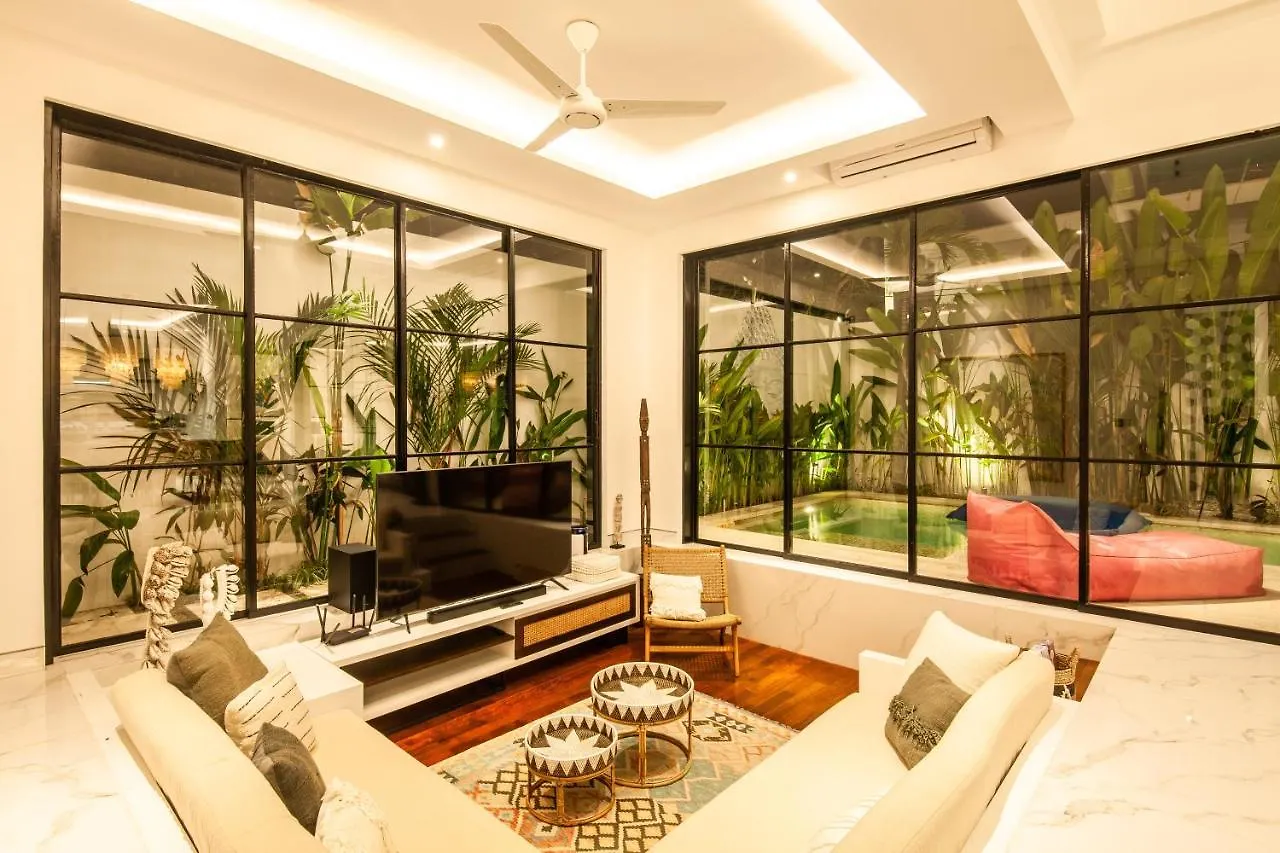 Luxury Villa Devina I Seminyak I Yoga & Gym  세미냑